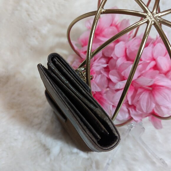 Gucci Hombre Shimmery Wallet with Charms - Picture 9 of 14